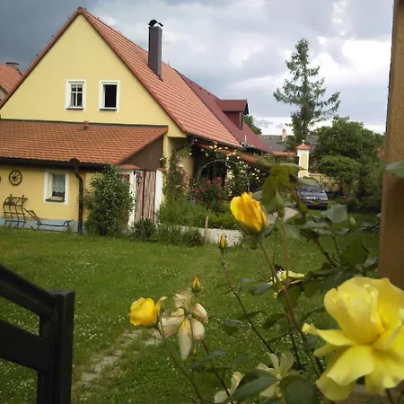 Vakantieboerderij Bij De Heilige Koe Сasa de vacaciones Staňkov